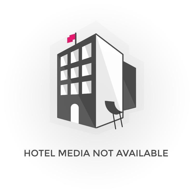 Super 8 By Wyndham Phillips Hotel Exterior photo